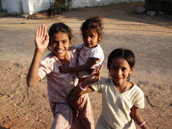 DSC04689-hampi-children